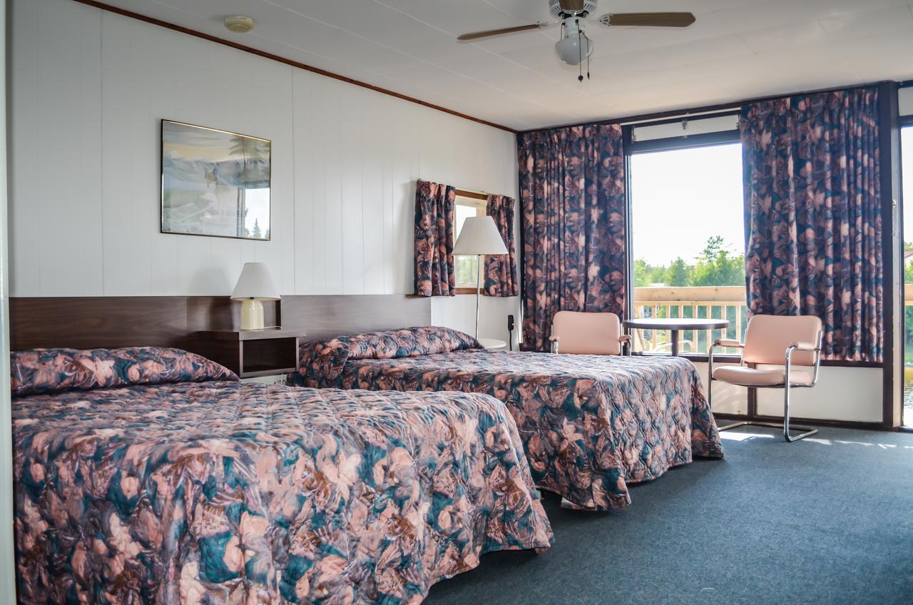 Kit Wat Motel & Marina Sauble Beach Exterior photo