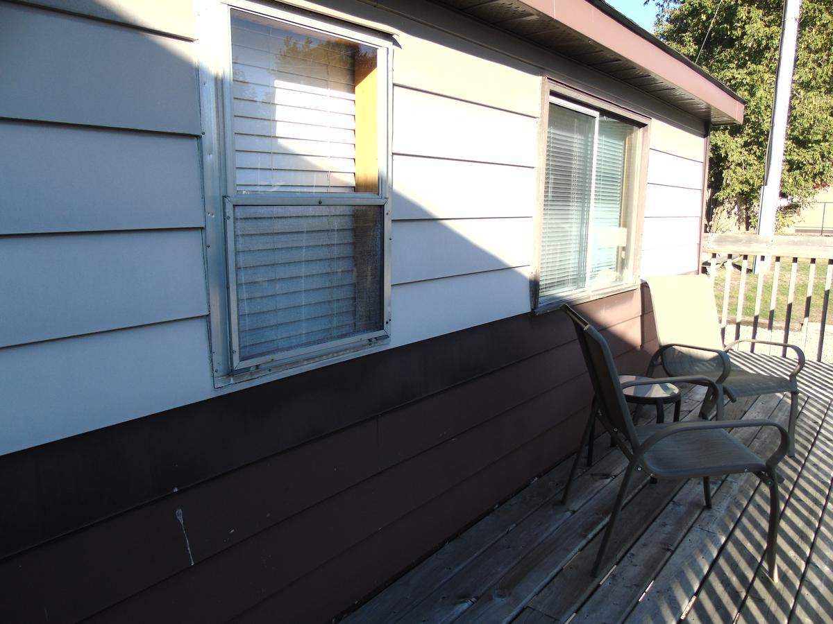 Kit Wat Motel & Marina Sauble Beach Exterior photo