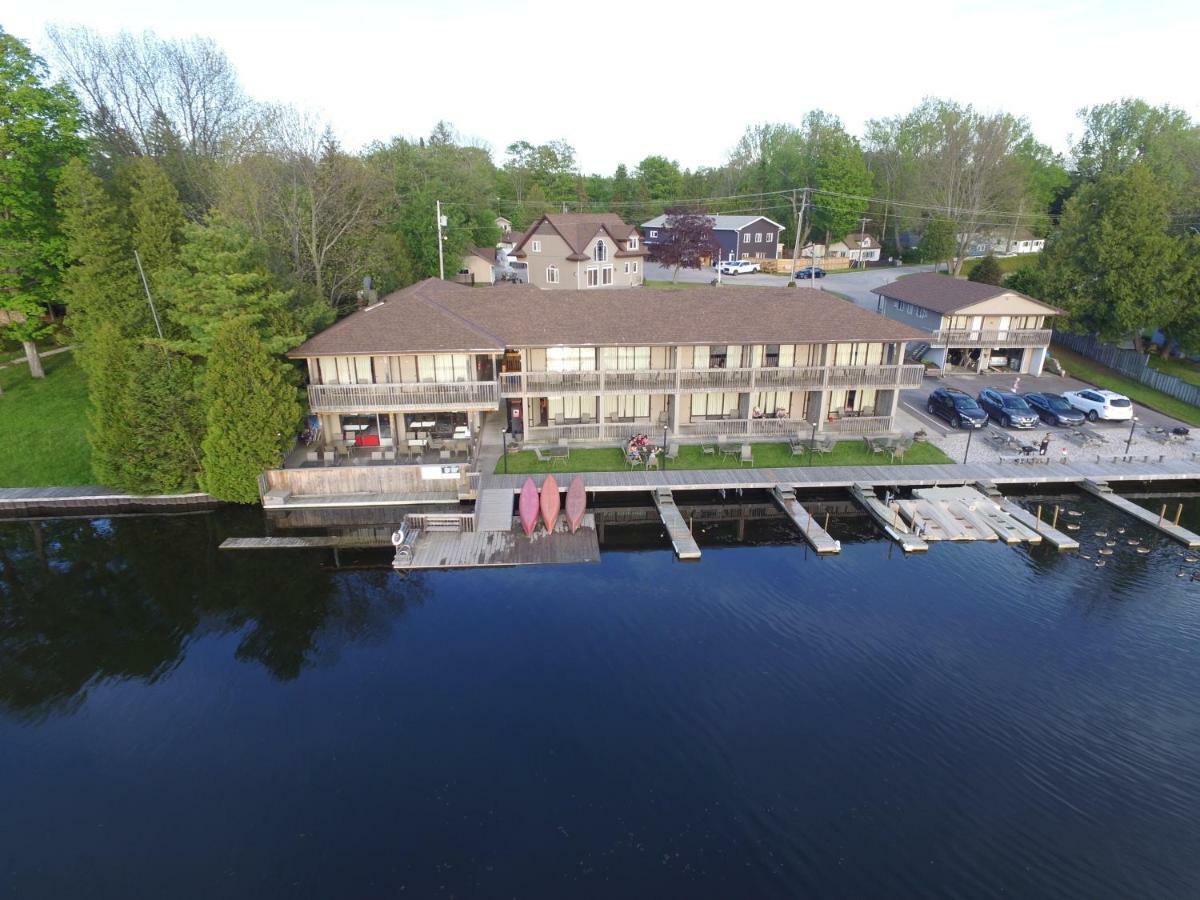 Kit Wat Motel & Marina Sauble Beach Exterior photo